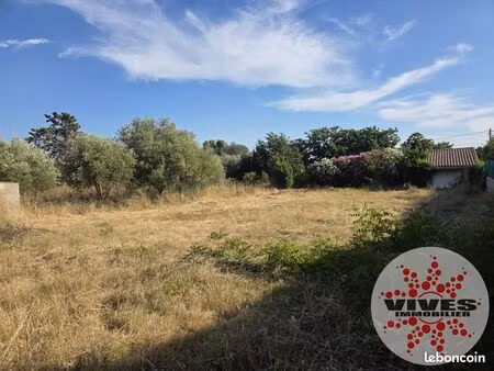 terrain 751 m² capestang