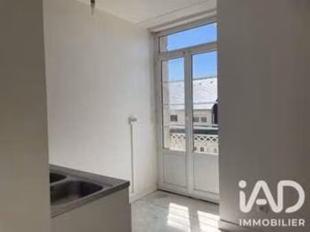 location appartement 3 pièces à la roche-derrien (22450) : à louer 3 pièces / 46m² la roch