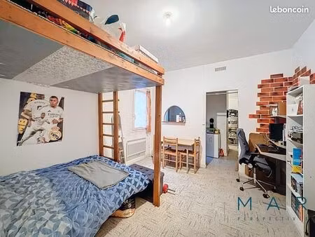 studio 1 pièce 30 m²