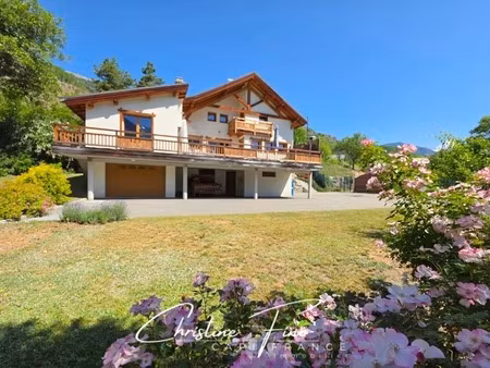 briancon chalet avec terrasse et appartement indépendant