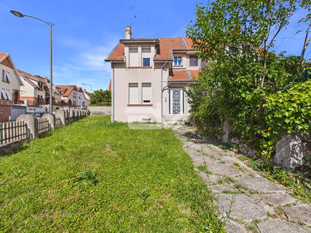 maison familiale avec possibilité de vie en plain pied  beau potentiel d'aménagement  jard