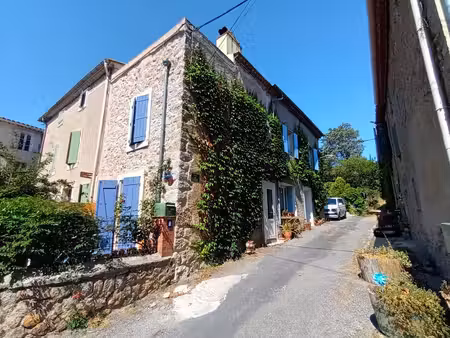 maison de village à vendre avec deux terrasses et trois chambres