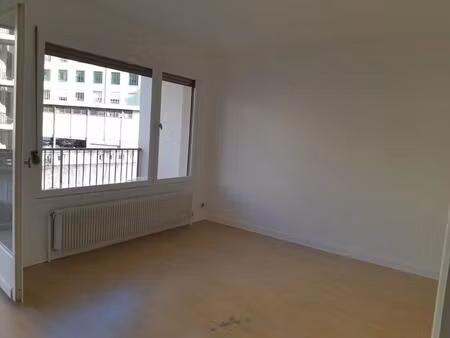 t1 69008 lyon