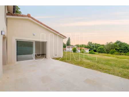 maison pisé rénovée