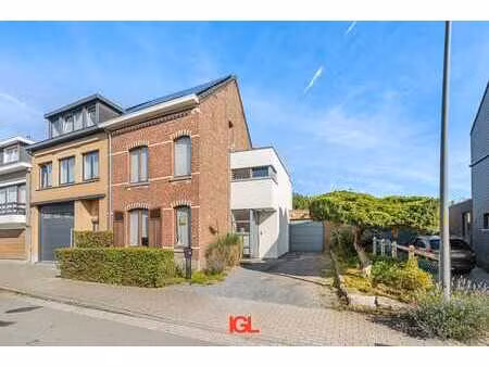 charmante maison 3 façades rénovée avec 4 chambres  panne...