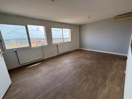 location locaux professionnels 150 m² à narbonne (11100)  985 €