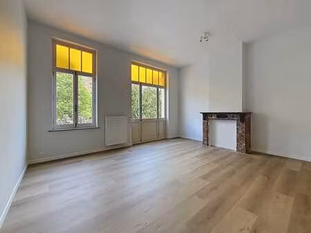 quartier européen : 1 chambre rénové