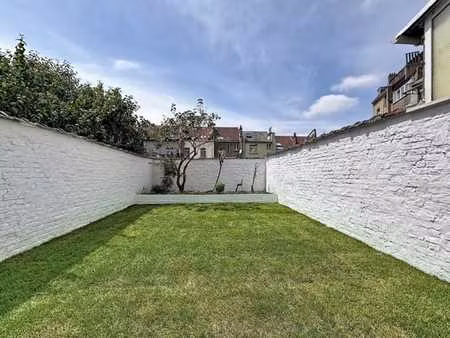 quartier européen : rdc + jardin - 1ère occupation