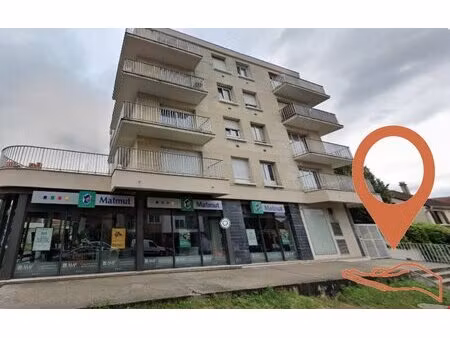 local commercial idéalement situé à fort potentiel