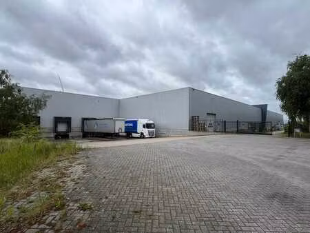 bâtiment industriel à louer à lommel