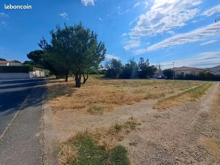 terrain constructible et viabilise de 1010 m²