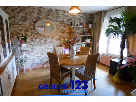 à vendre bel appartement de 68 m2 avec garage  cave et bal