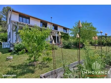 villa 10 pièces 257 m²