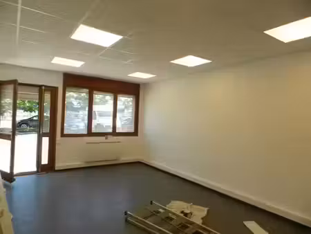 location bureau 1 pièce 32 m² à chambéry (73000)