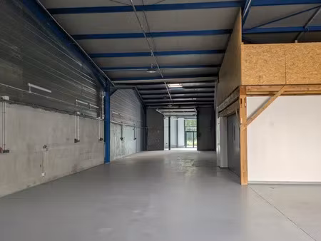 location commerce 2 pièces 200 m² à chignin (73800)