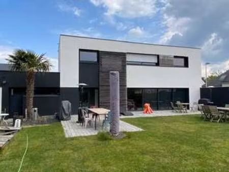 location maison meublé à vannes (56000) : à louer meublé / 140m² vannes