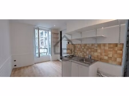 studio 14 m² loue vide