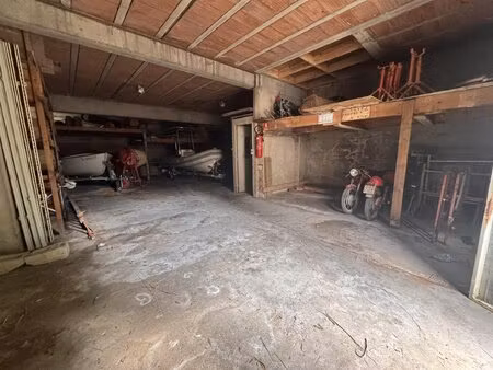 garage / parking