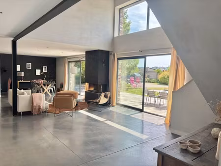 maison 7 pièces - 272 m²