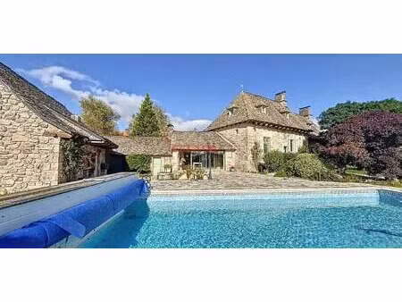 maison avec piscine et terrasse argentat (19)