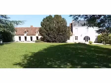 propriété avec piscine et jardin pellevoisin (36)