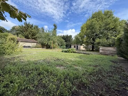beau terrain constructible de 475m2 situé sur la commune de st