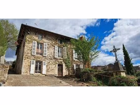 maison avec jardin et terrasse olliergues (63)
