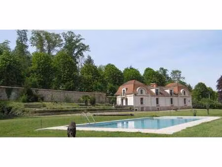 propriété avec piscine et jardin vichy (03)