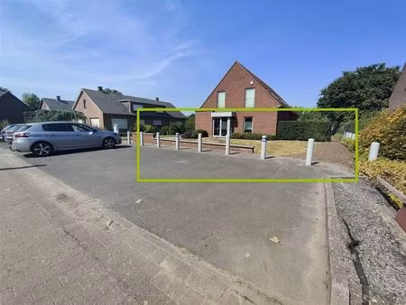 appartement à louer avec 3 chambres   celles (vbe42426)