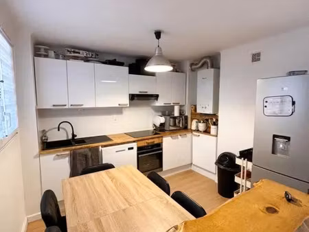 location appartement 5 pièces 77 m² à hyères (83400)