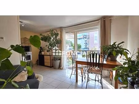 la roche-sur-foron - investissement locatif : t2 avec terrasse + garage + cave
