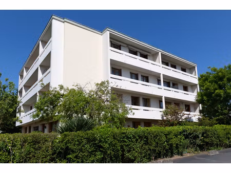 appartement 3 pièces  2 caves  parking exterieur