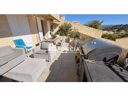 t2 avec terrasse de 28m2 à la madrague  saint-cyr-sur-mer