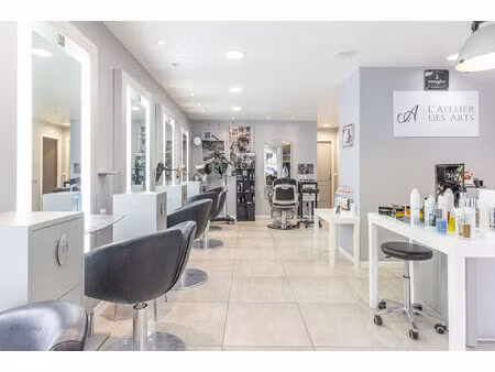 salon de coiffure clé en main ? emplacement n°1 à lambesc