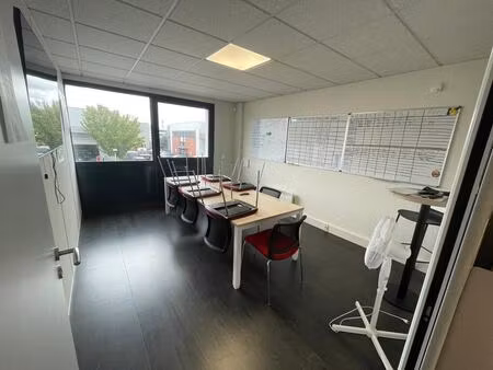 location bureaux 104 m² à 999 m²