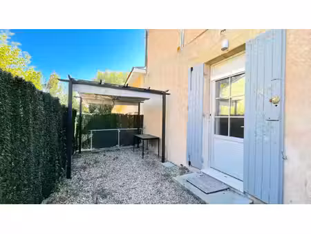 a louer maison de ville 4 pieces avec exterieur - secteur blaye