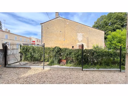 location maison 4 pièces 72 m² à blaye (33390)