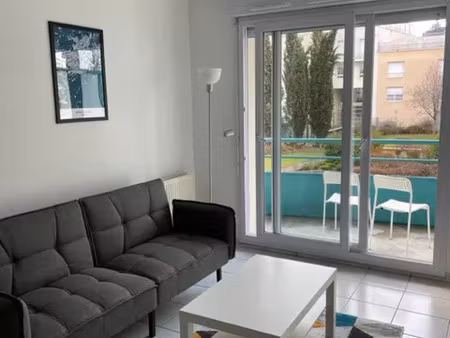 ney  t2 meublé de 48 17 m2 avec terrasse et parking