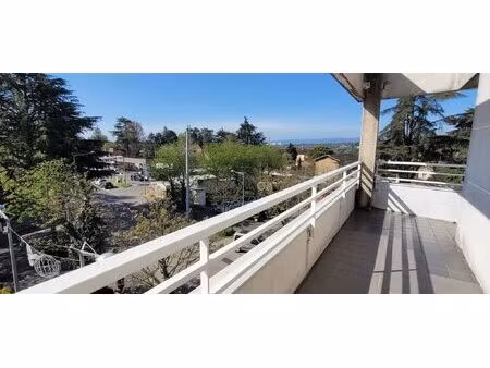 t3 de 67m² à fontaines-sur-saône + balcon de 12 m² + box de