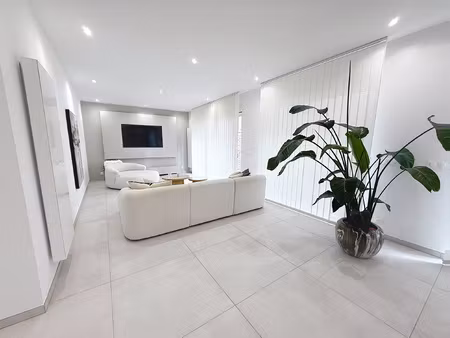 loft/maison d'architecte à deux pas de la gare de tourcoing