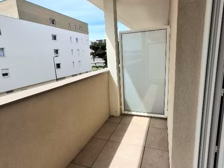 t1 neuf avec terrasse et parking à monteux