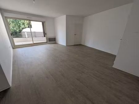 appartement t4 avec terrasse et parking secteur mont dupla