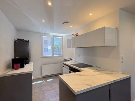 seyssinet-pariset - 3 pieces de 53m² - meublé