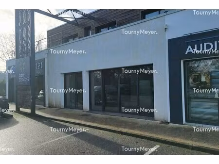 location commerce plescop 56890 151m²