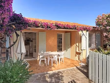 référence : 6988-les - maison à rafraichir vue collines avec jardin et parking à cavalaire