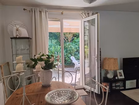 maison au calme avec environnement verdoyant  à saint-jean-d