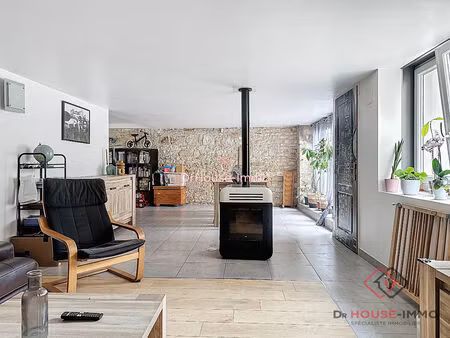 maison de bourg avec toutes les commodités à pied dans un village charmant