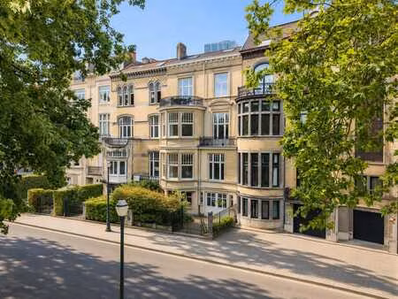etangs d'ixelles  splendide maison de maître signé par l'arc