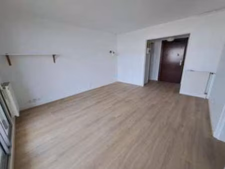location appartement t1 à nantes centre ville (44000) : à louer t1 / 28m² nantes centre vi