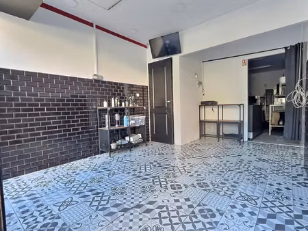 vente commerce 28 m² saint-raphaël (83700)